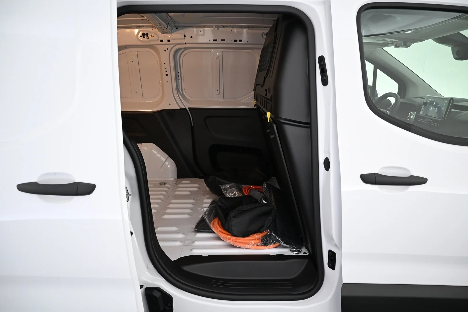 Car Image - fRAlIY0GA5wT83rhCr2aP