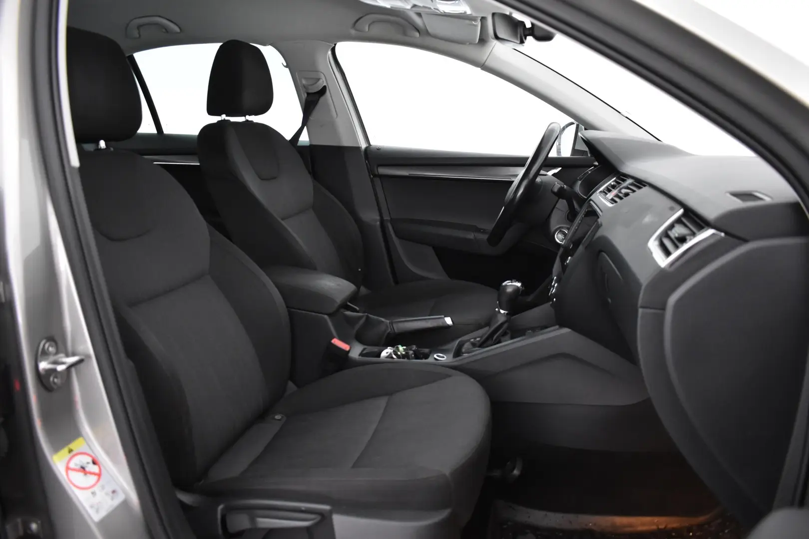 Car Image - 2kxQZzxosUd0VRSseNQTWF