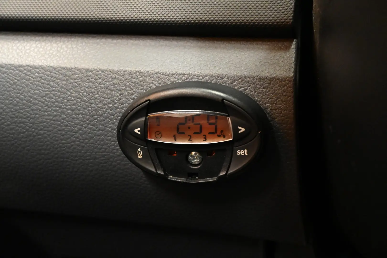 Car Image - 50e70M5s4neaslTHh06ga0