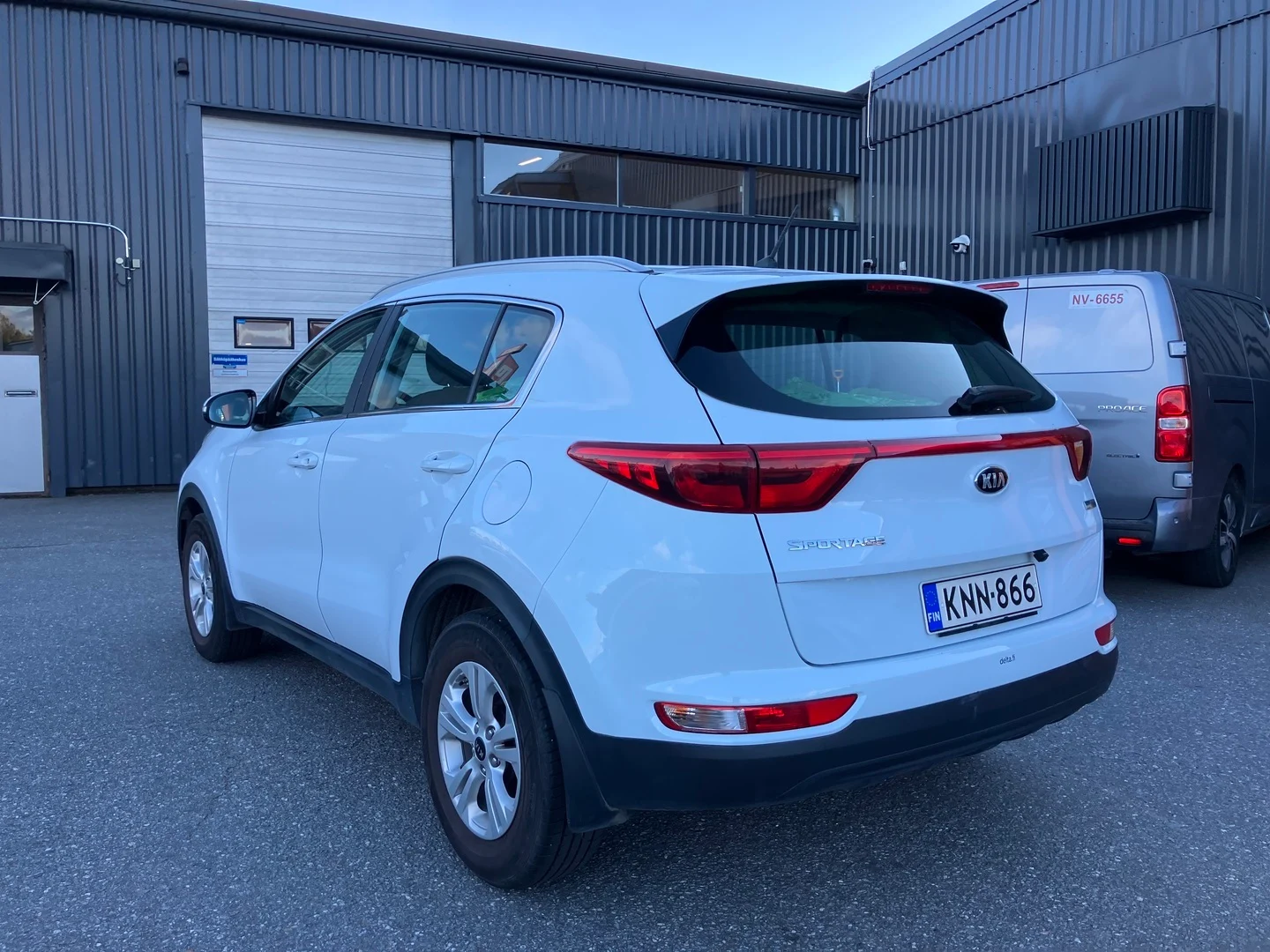 Car Image - 7lWmrmXe5mq5bUmEeNJoKg