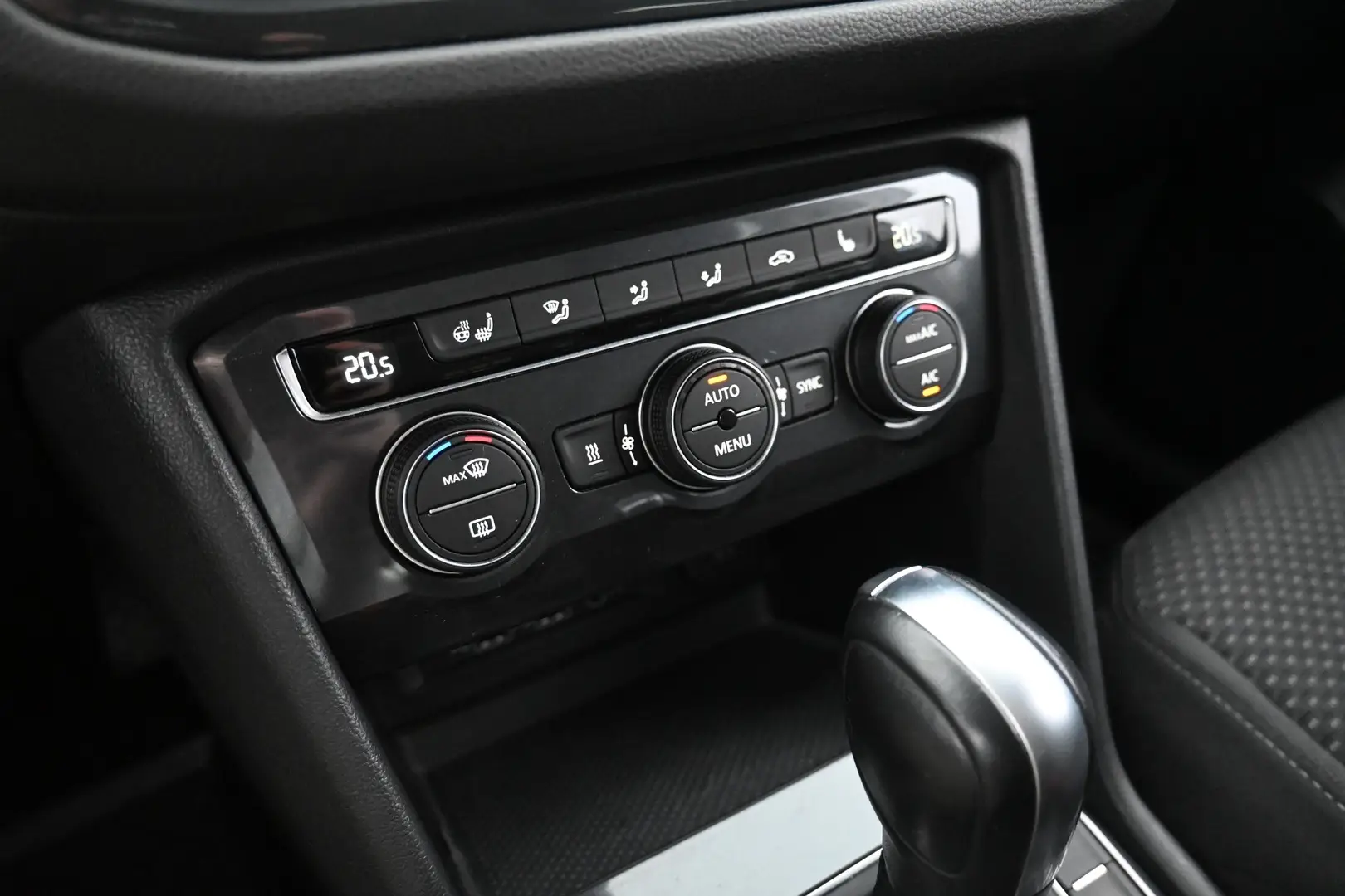 Car Image - 2Lo66UZKFpDlumonoHXi0G