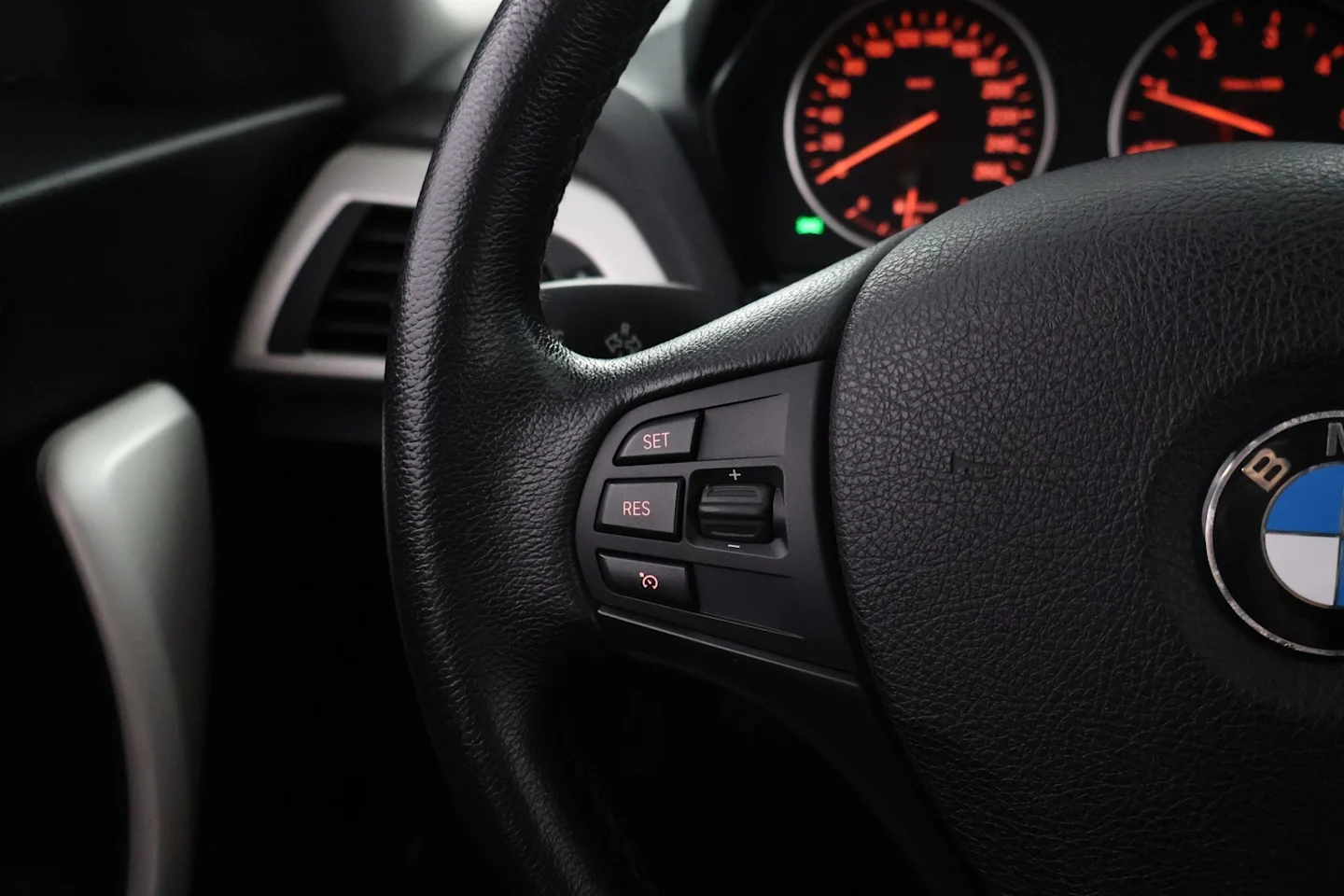 Car Image - 32qFBIEd9GA4Ijrslvq4Mk