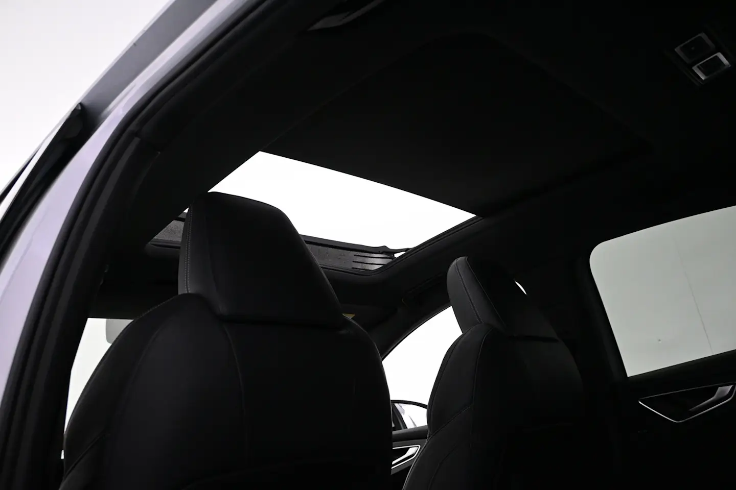 Car Image - q9WrH6Peld5pqYHBlf41l