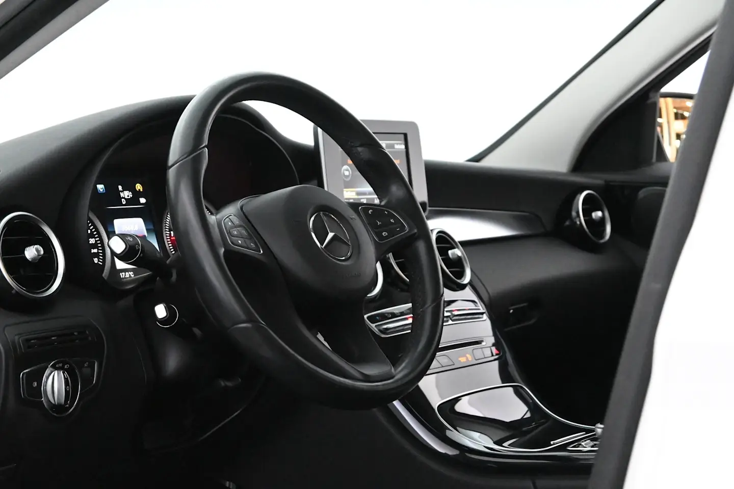 Car Image - 7pTS1EZrqElYoia4v2ClCm