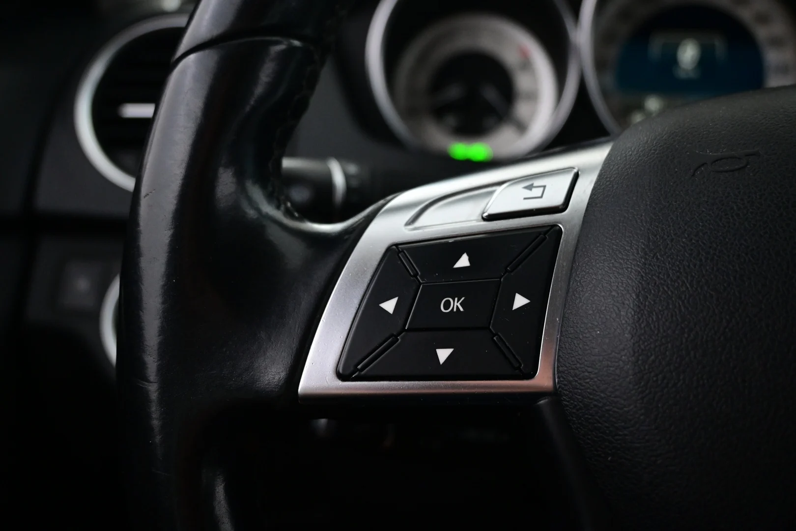 Car Image - 4ZQG9P2fOsITrXa26VBK7J
