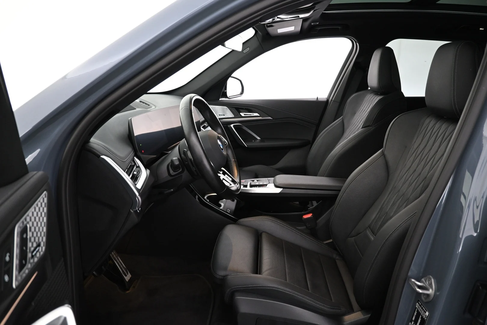 Car Image - Nk1WuZzUrASLJTMmnv8kK
