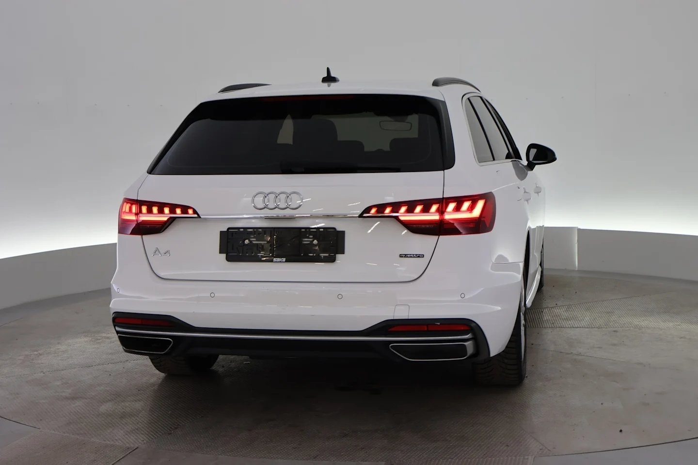 Car Image - 414MxK60elZ1pooznamFYK