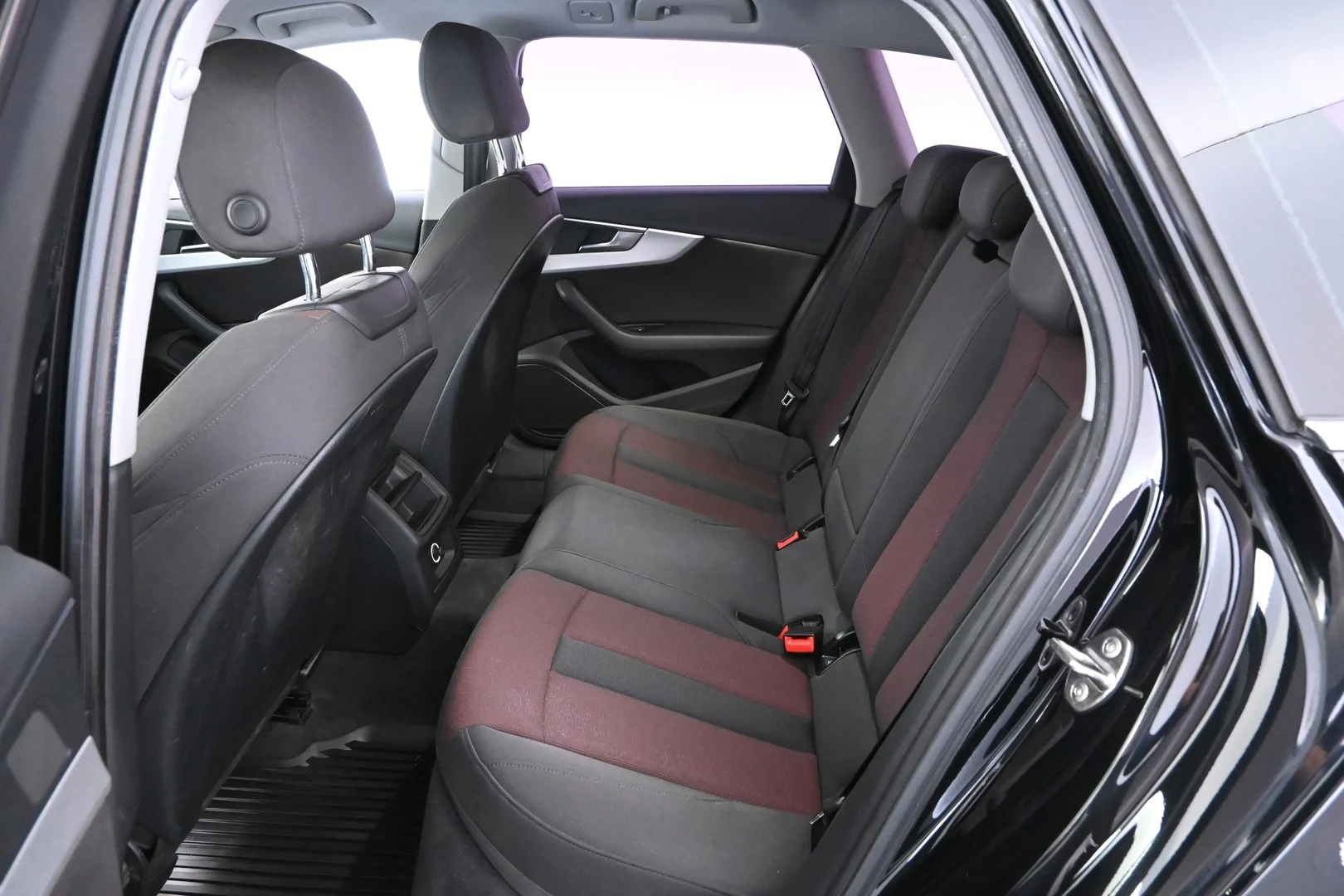 Car Image - 2A1Rk5YV7nTIVQNIiacGlt