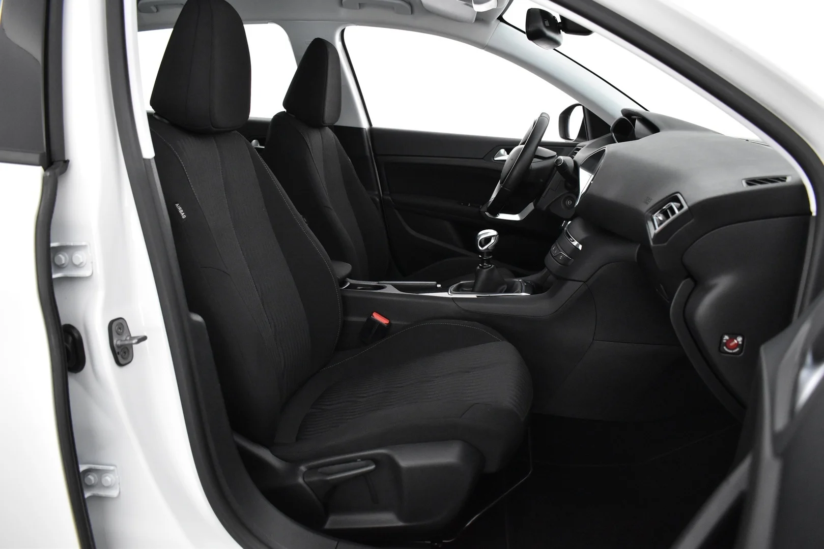 Car Image - a5h7ywSxdatalsM82Jl9p