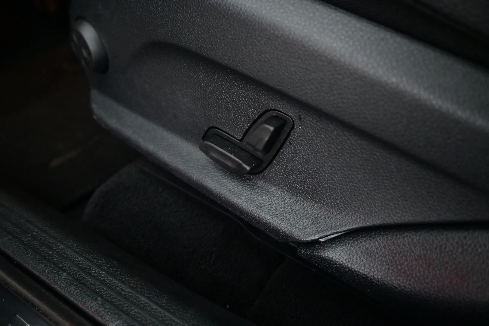 Car Image - 7gIsmEf8VJzSLnhzWmwxeb