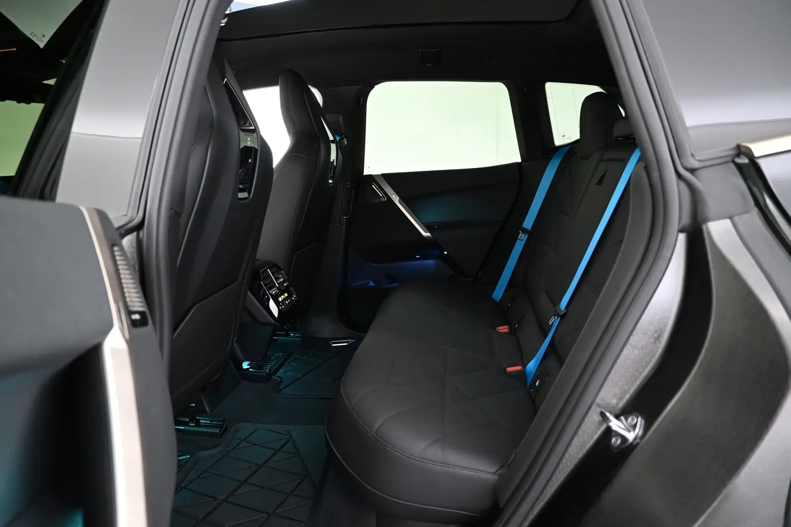 Car Image - 4abqGdMRsVcAjWln3XlB3M