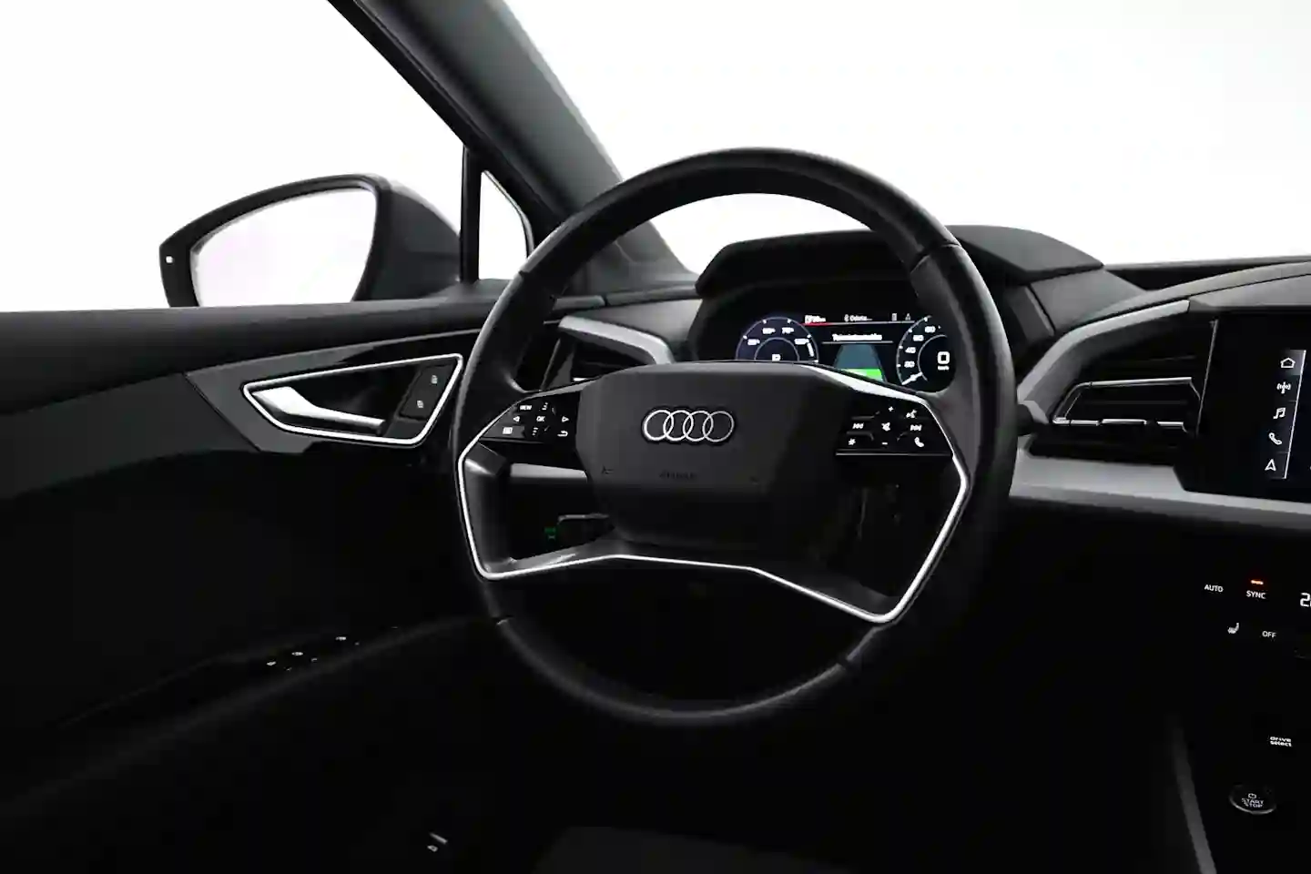 Car Image - 18gJPAwguVAKGDuuC7q7Z2