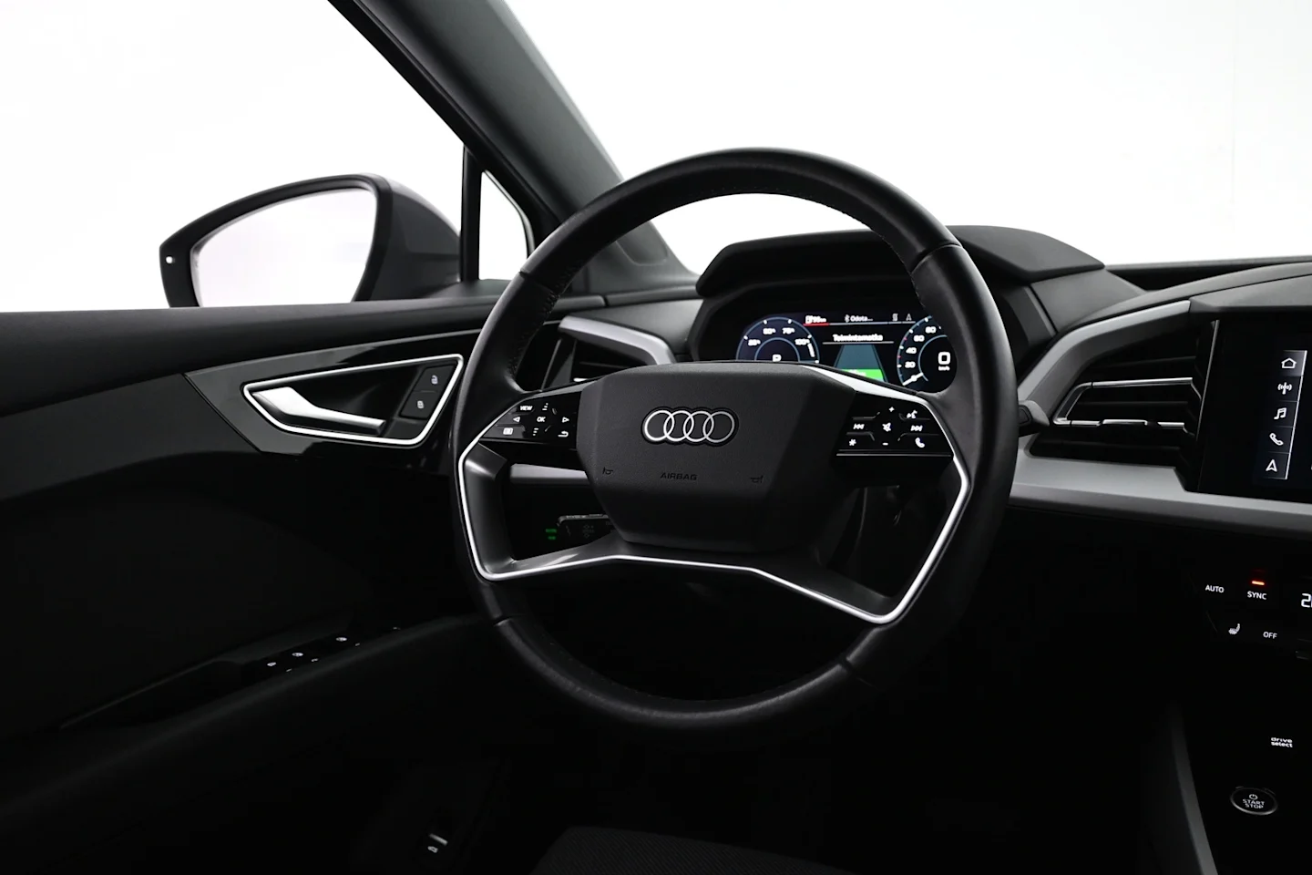 Car Image - 18gJPAwguVAKGDuuC7q7Z2