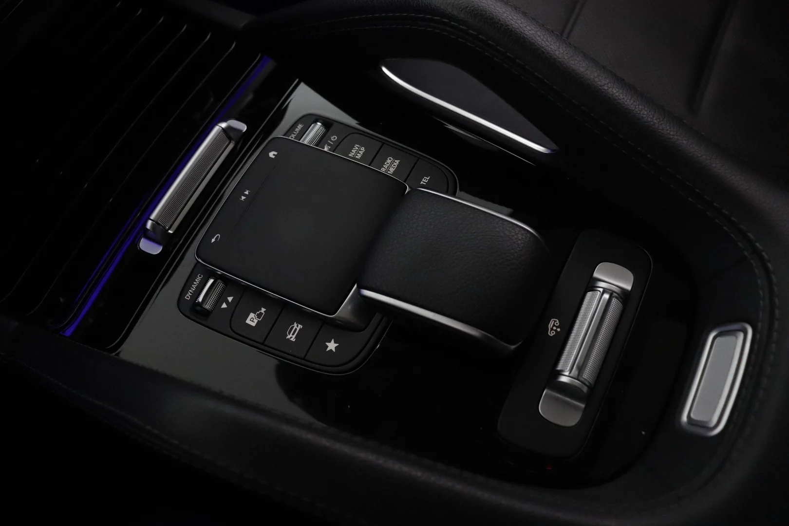 Car Image - 1Tg51fZGVsN8Hs3No6SxL2