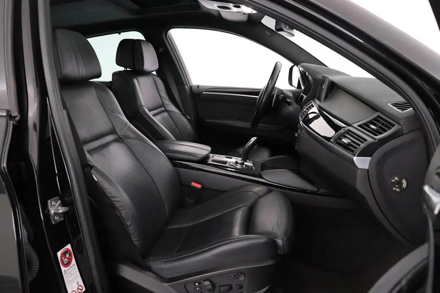 Car Image - 18ZJARyWpLz29zEtYC3AUK