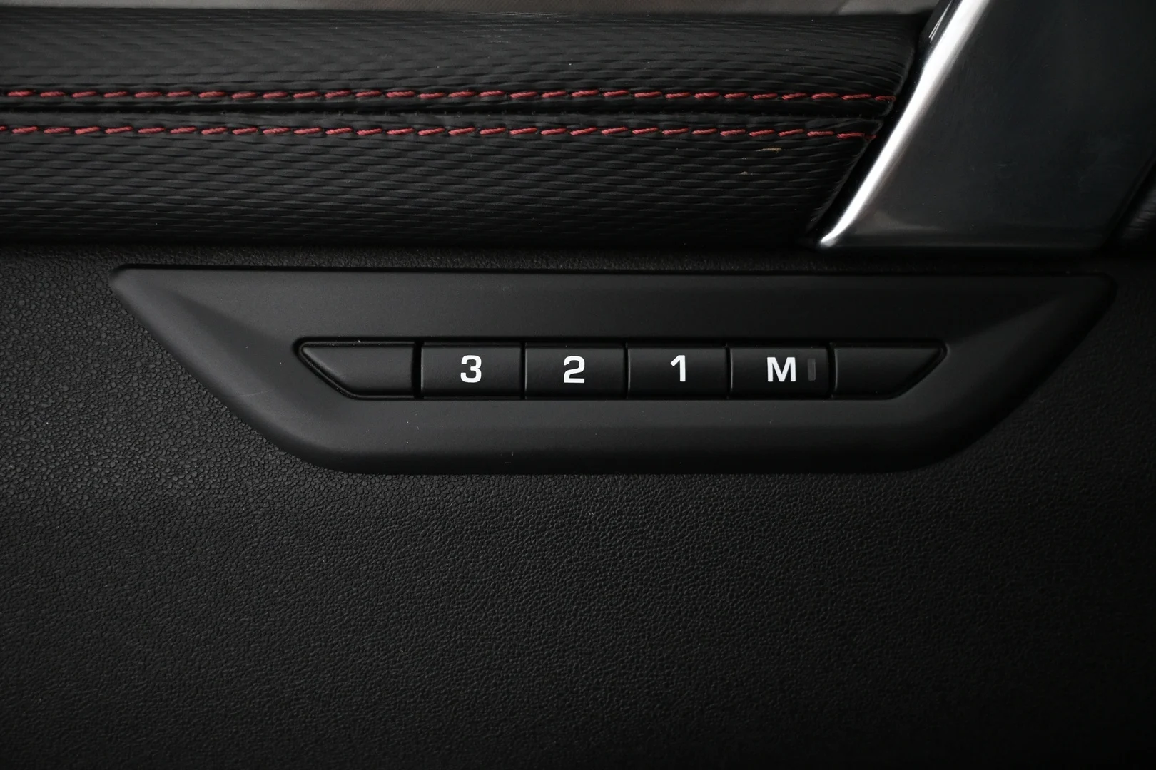 Car Image - 1HHY7jb22lndT181N4YQOY