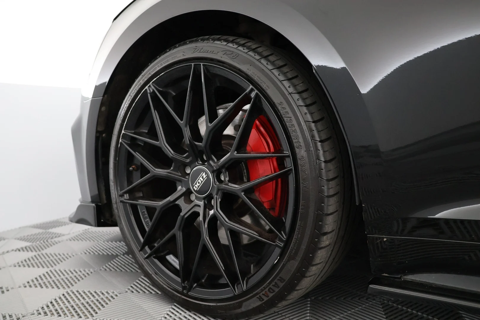 Car Image - 2zRhf1gnBGsXAWXyhfVOso
