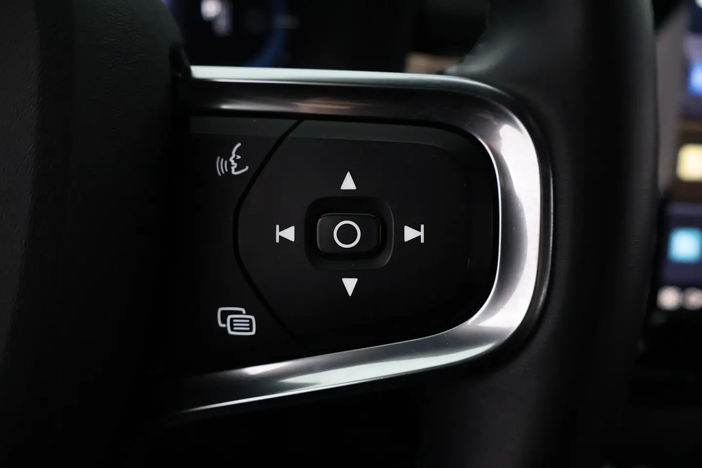 Car Image - 2sHgDwhSjgFQab8dXSBhrc