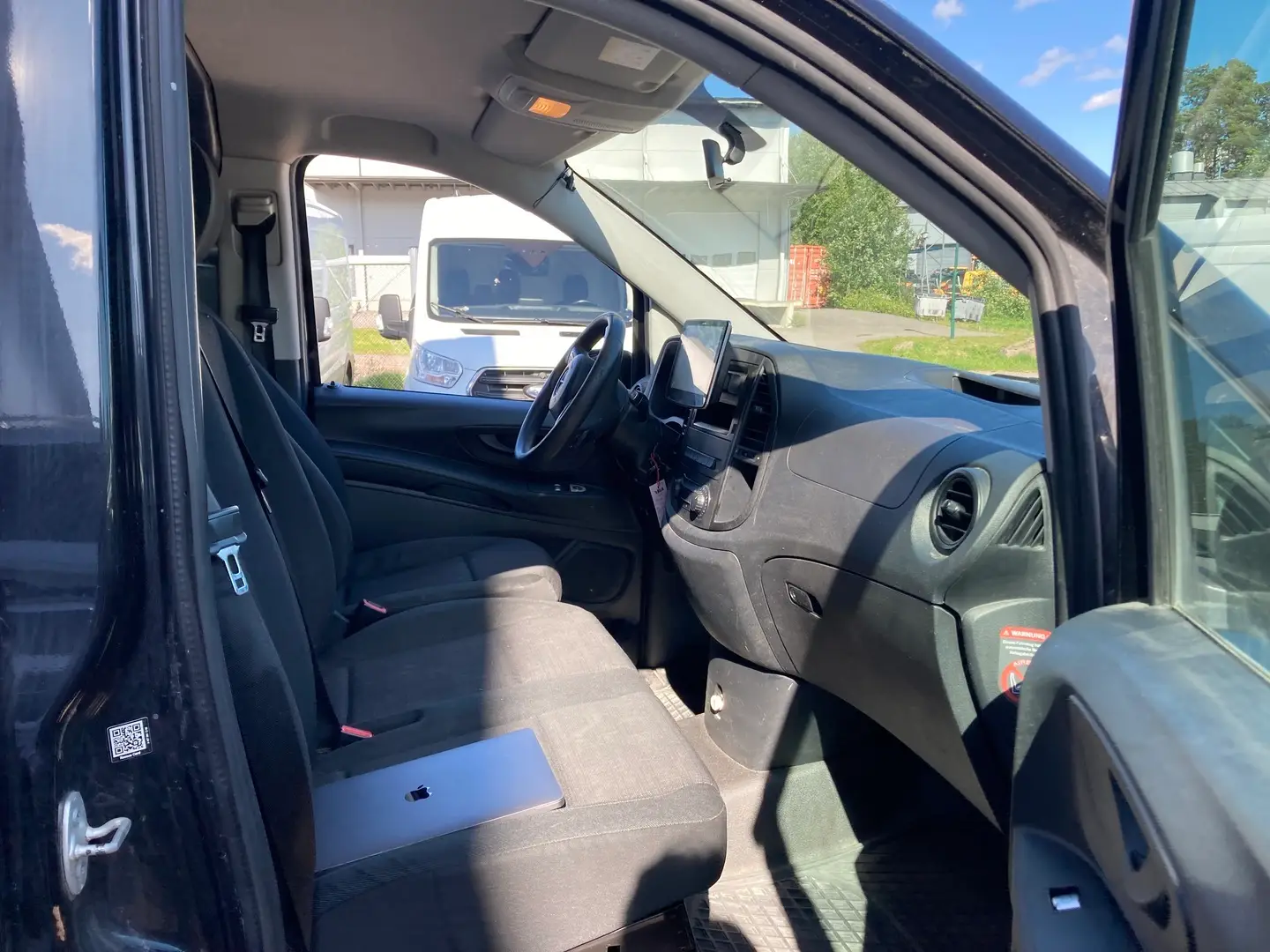 Car Image - 13WitkU37WaxrYv8FqY19F