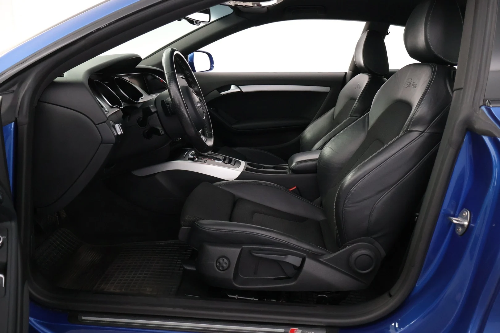 Car Image - 18U7dw0Zklr9Ii11dcpHWF