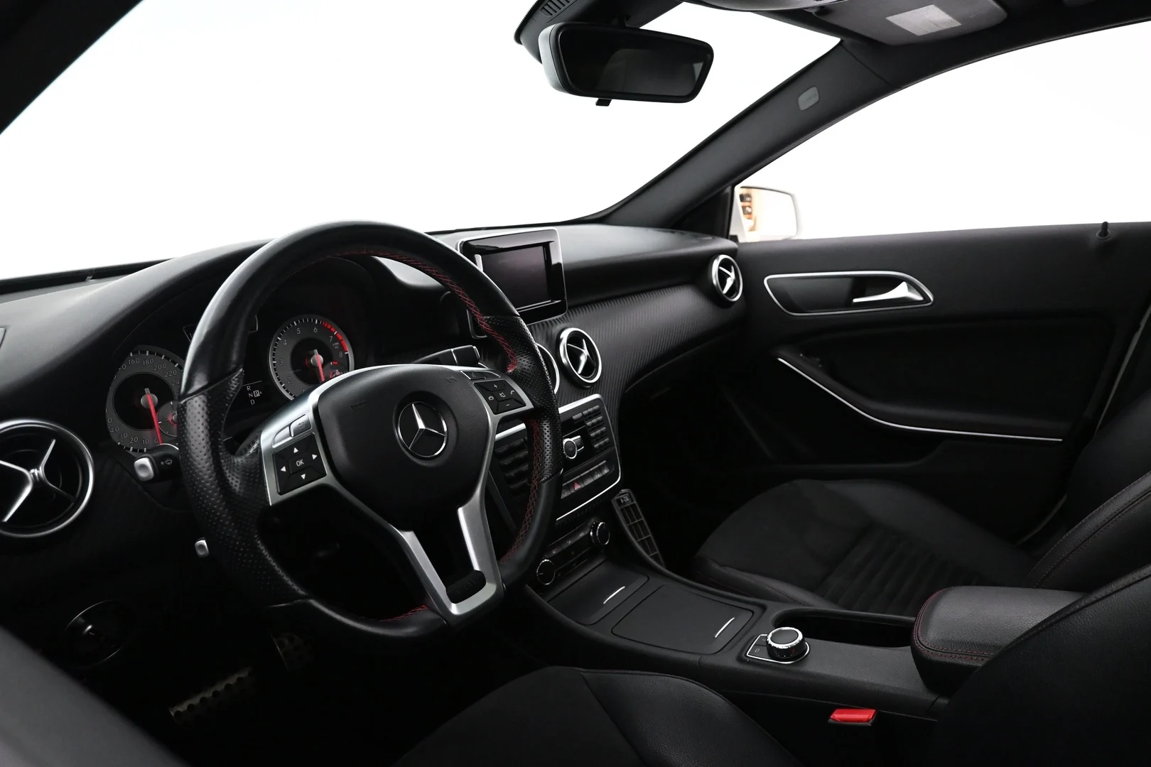 Car Image - CdHWxLMcfTzgBgPoOFqo9