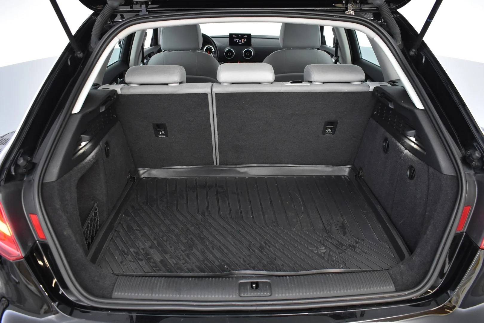 Car Image - 2DwVDjKwmhbReLruJUitrG