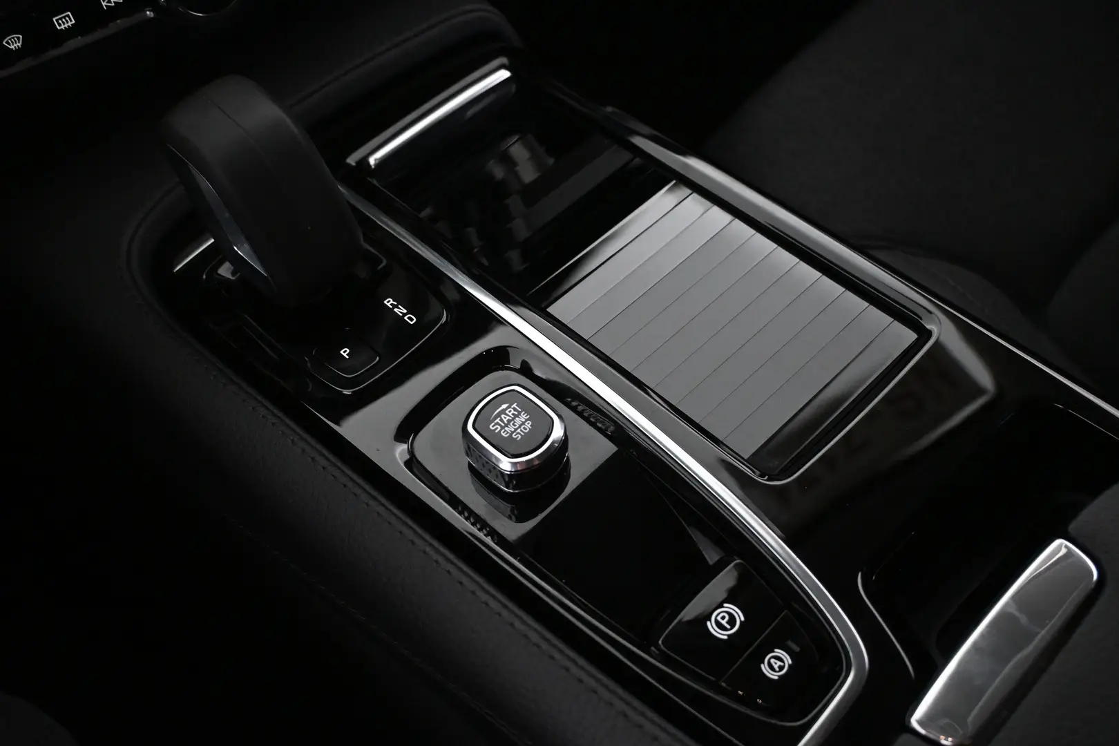 Car Image - 5v3Zqjsi1Gv4AfCHgsObTZ