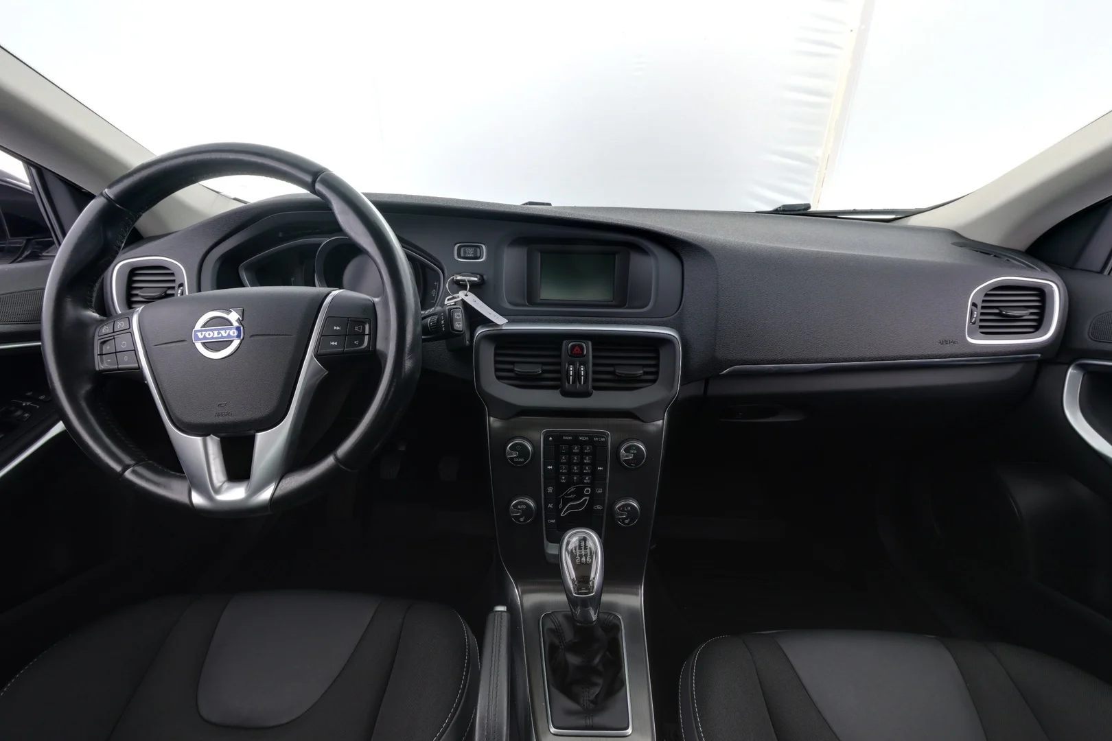 Car Image - 2RhRX8fcorvE8tGZ6p9d6b