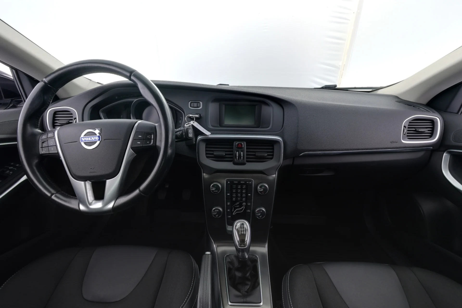 Car Image - 2RhRX8fcorvE8tGZ6p9d6b