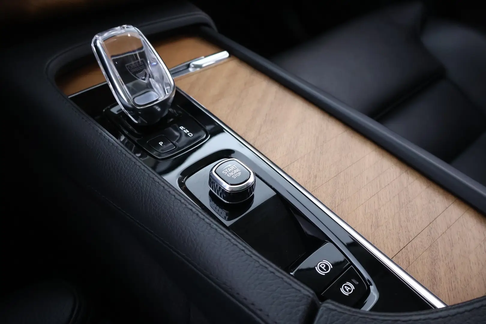 Car Image - 3tNxV0jiomKrE6qTfGiJLz