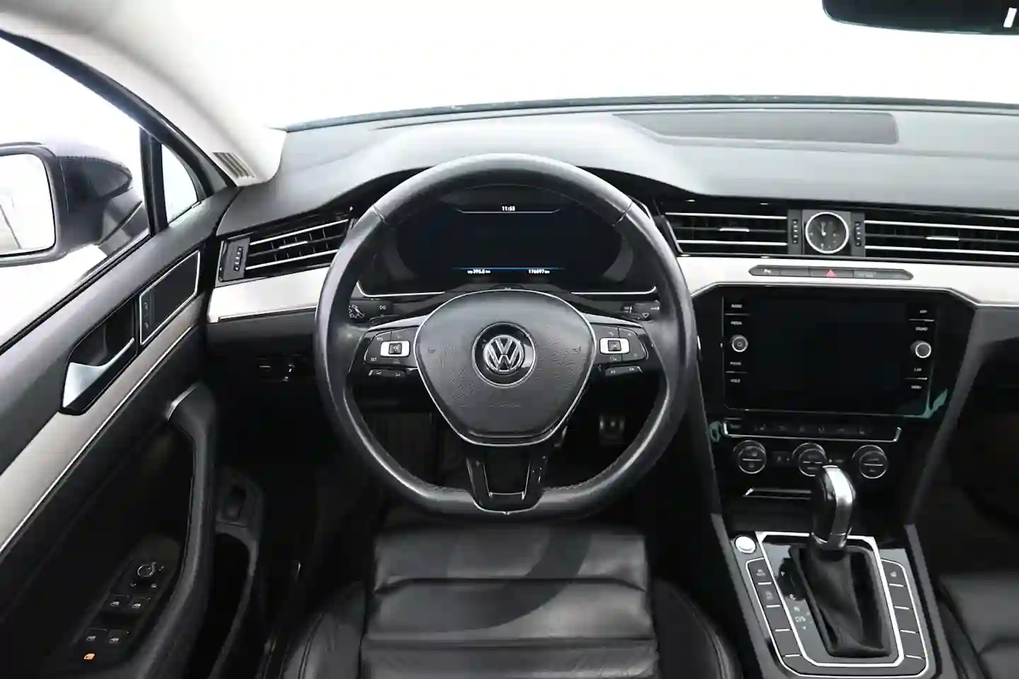 Car Image - dUVTut2RZ8LpI6qOiLTPd