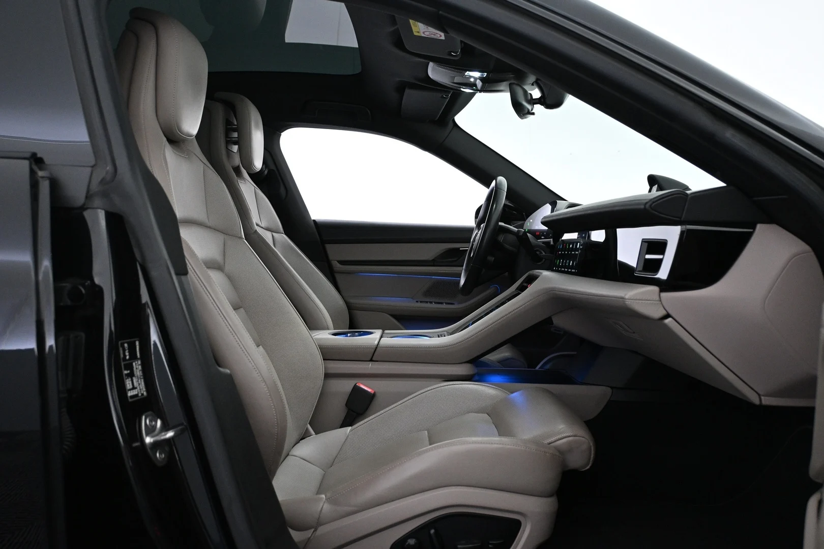 Car Image - E9K5KoAAvnz2NOk0xv3kM