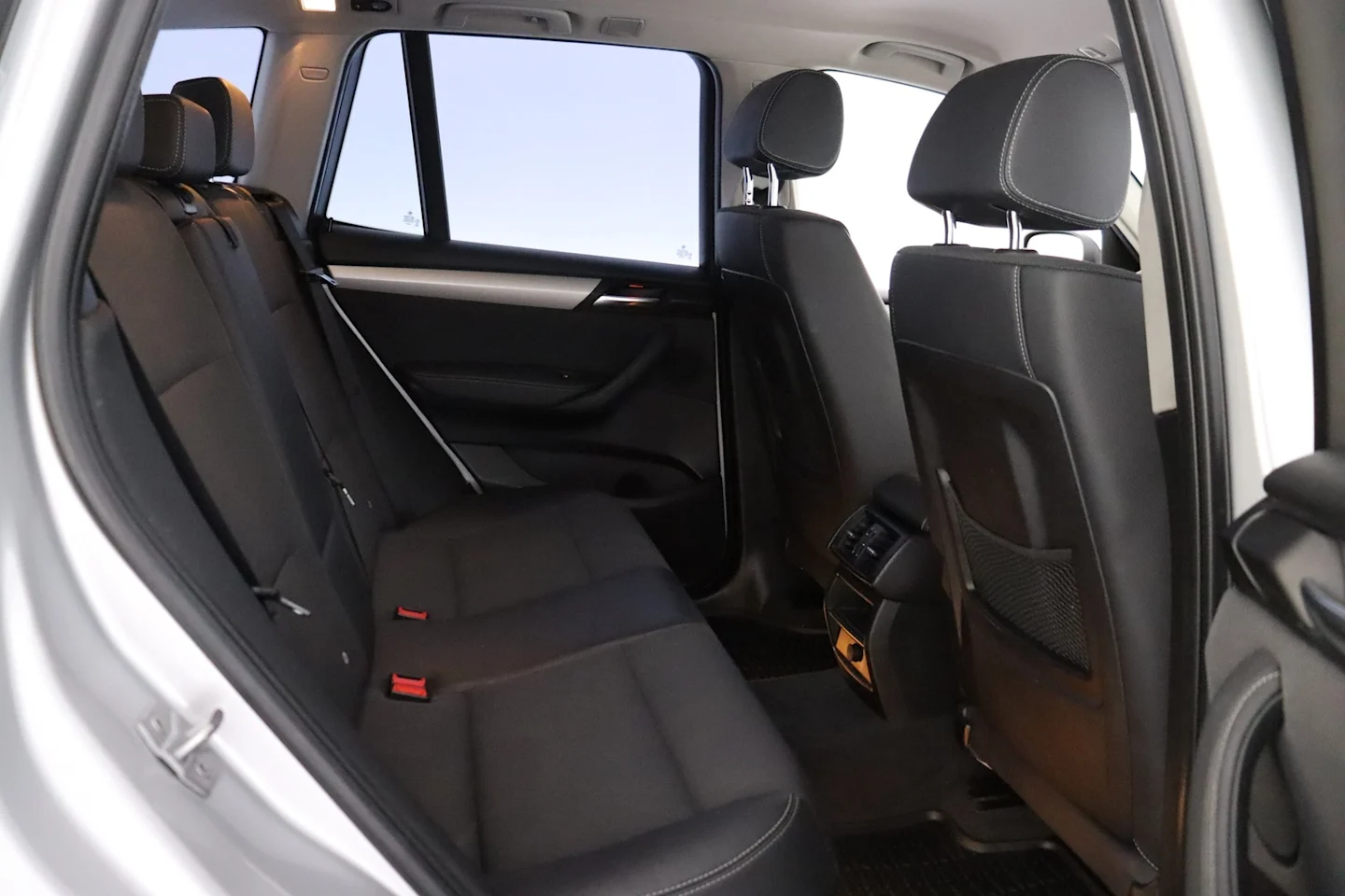 Car Image - X4Szc5fkUzPqg0HwNuQ8F
