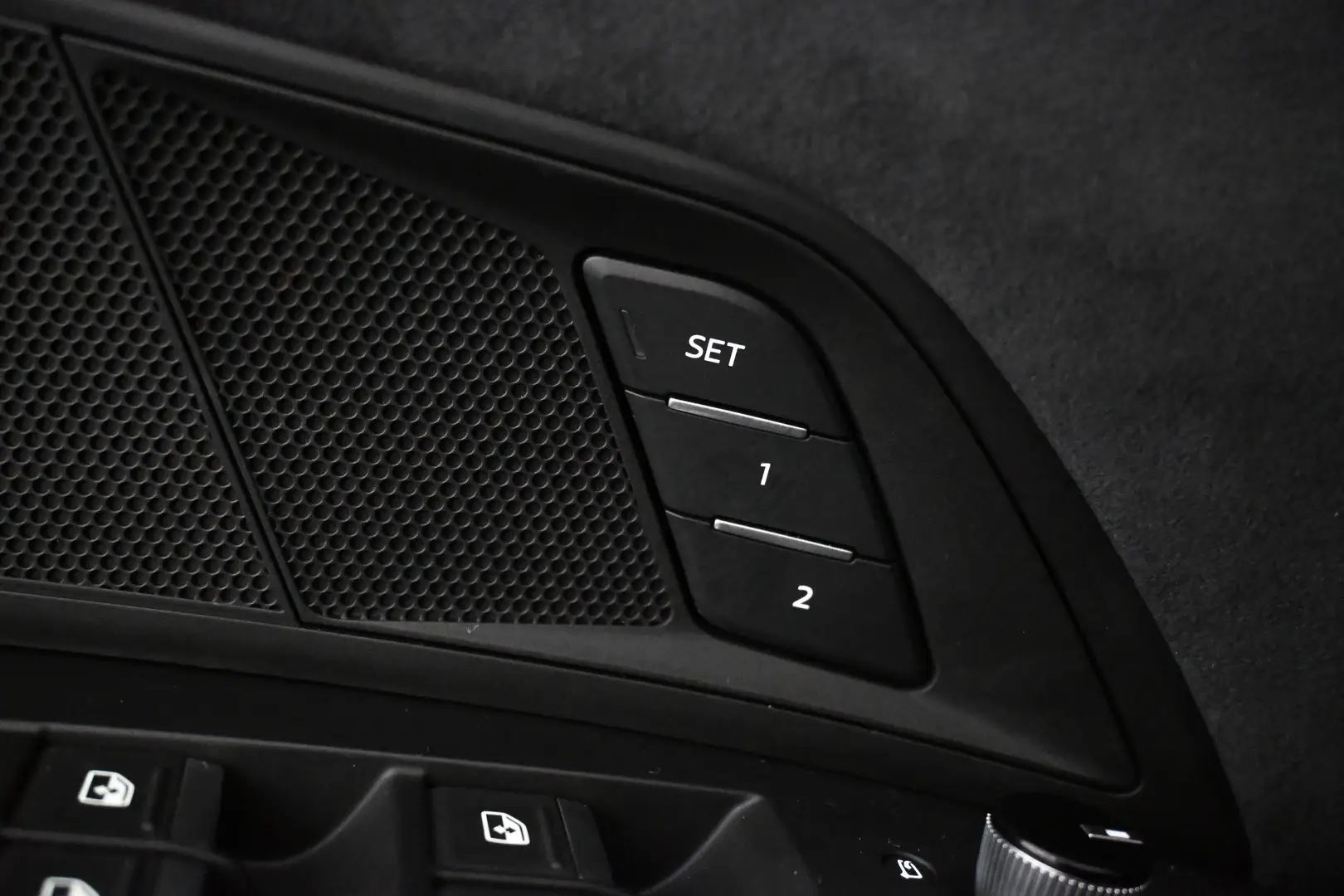 Car Image - 3lFU9XgN3VsanjiuCGeTjp