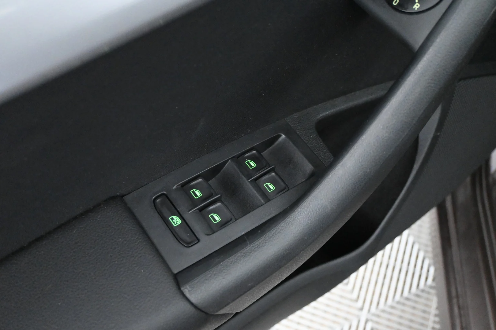 Car Image - 5Q6CUII8yYNx75qvabdmzA