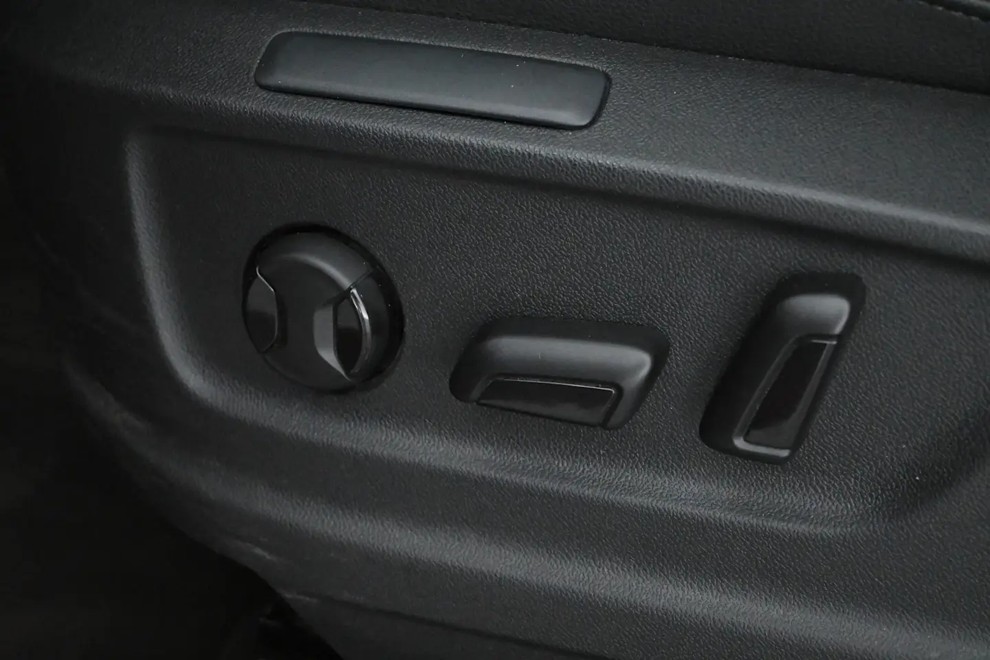 Car Image - 6N1DuB8dRPJ3tVGysPoduF