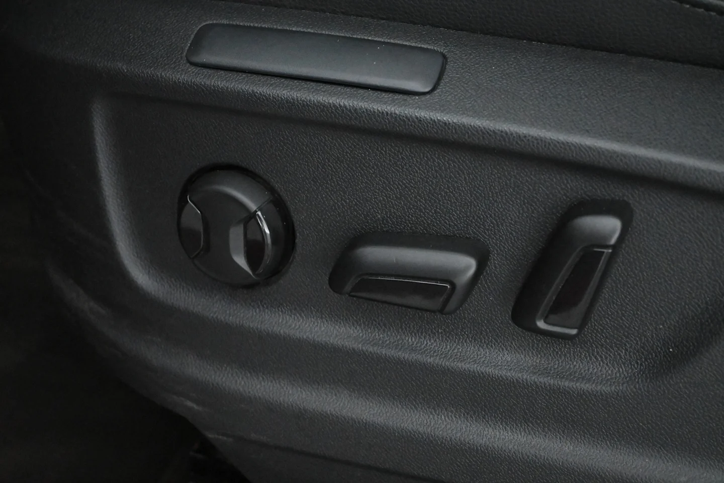 Car Image - 6N1DuB8dRPJ3tVGysPoduF