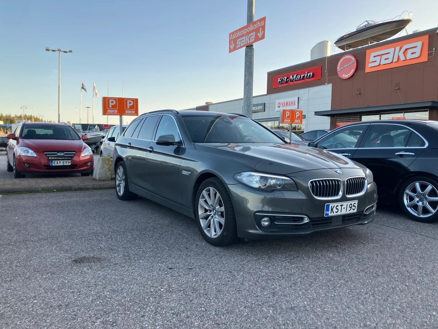 Car Image - 64NRsJB1XdzB4F9shqFkfo