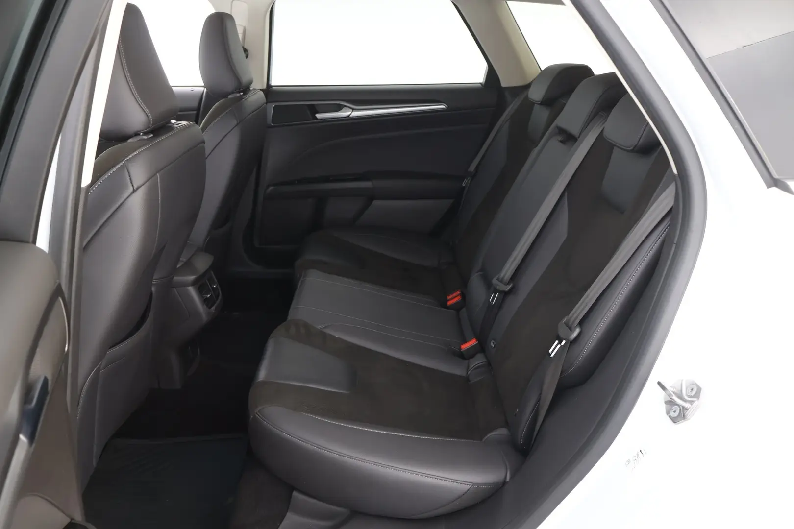 Car Image - 5G723KLFhYW5ch2g9BLFhE