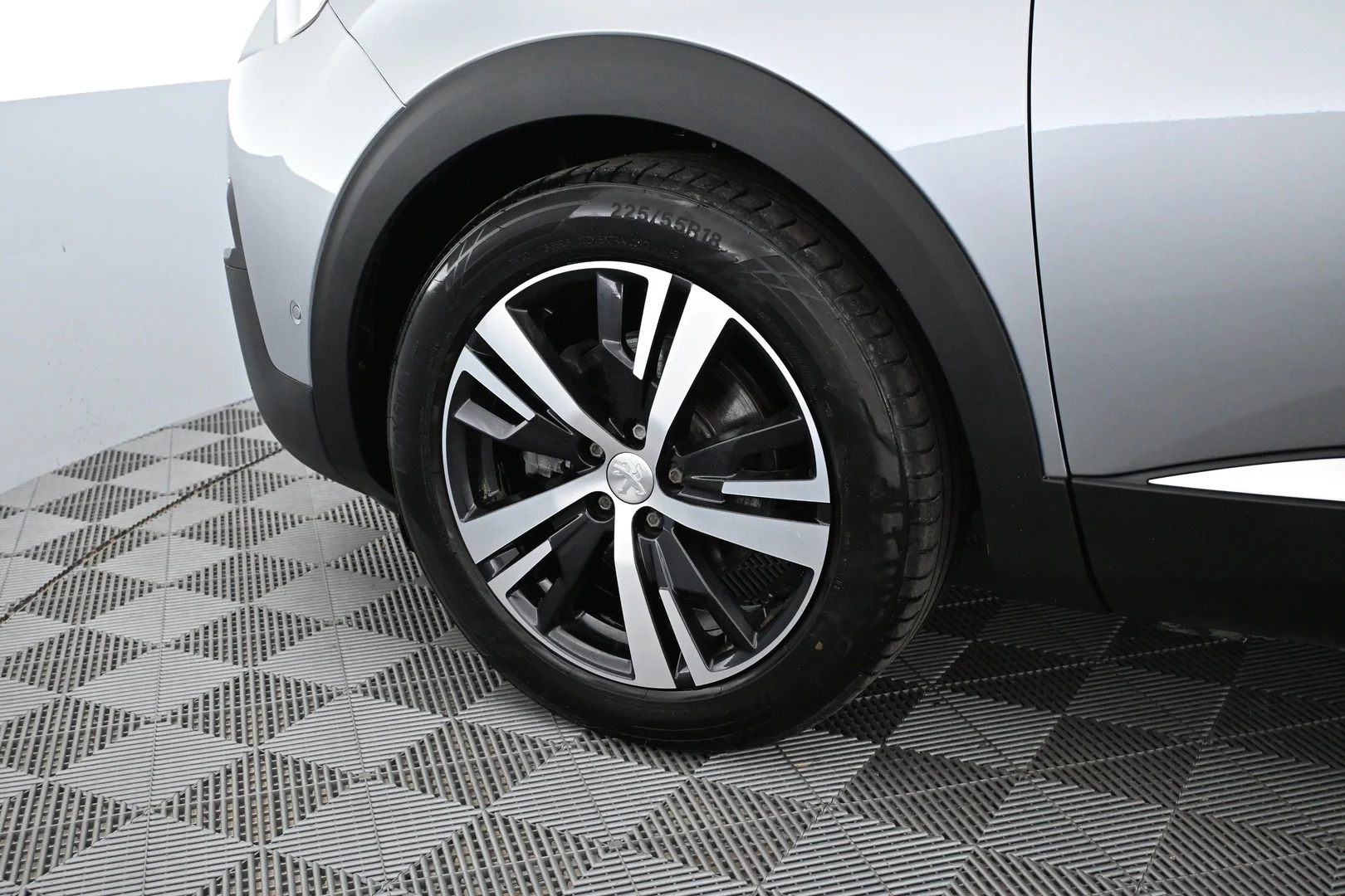 Car Image - 227sxtnksMkd1d8WIJqUXb