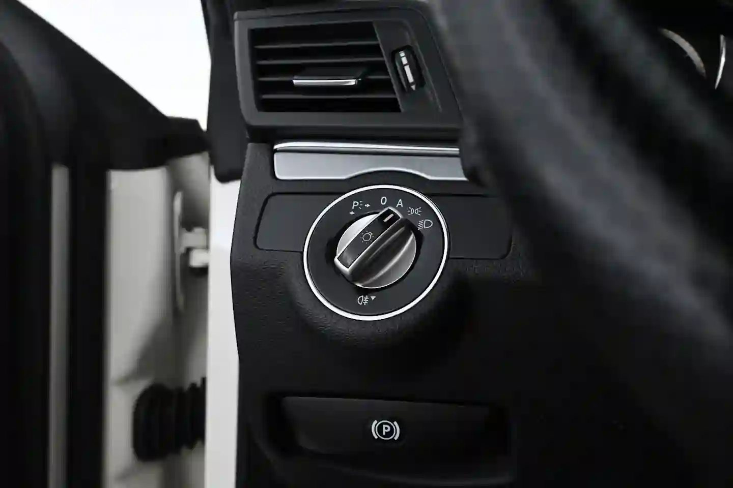 Car Image - eOtrXOnbG3N40wfuXa4ur