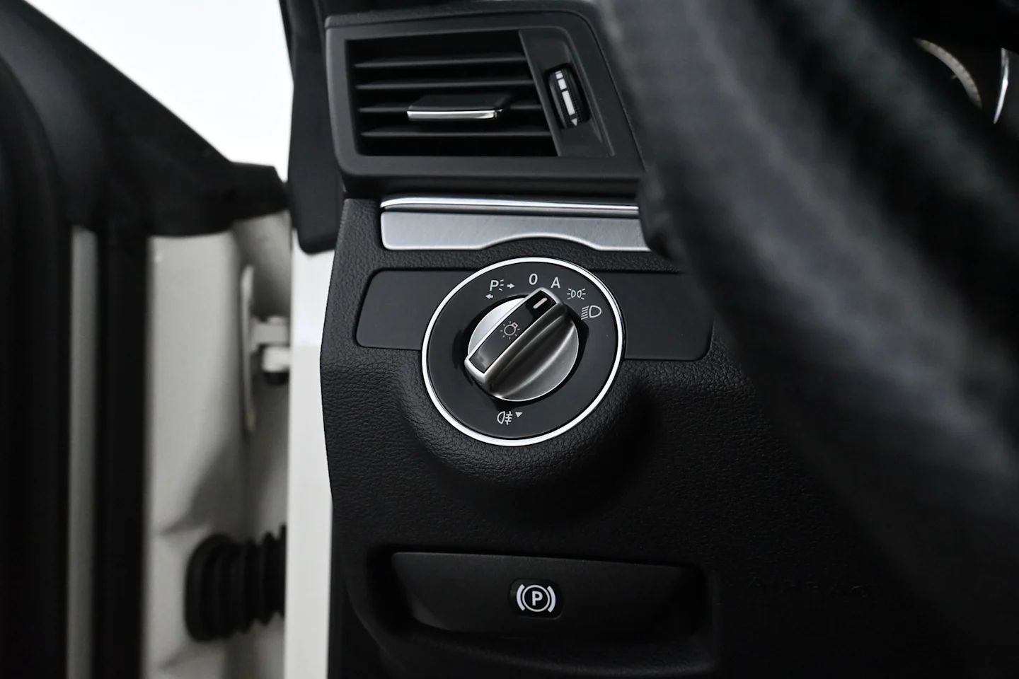 Car Image - eOtrXOnbG3N40wfuXa4ur