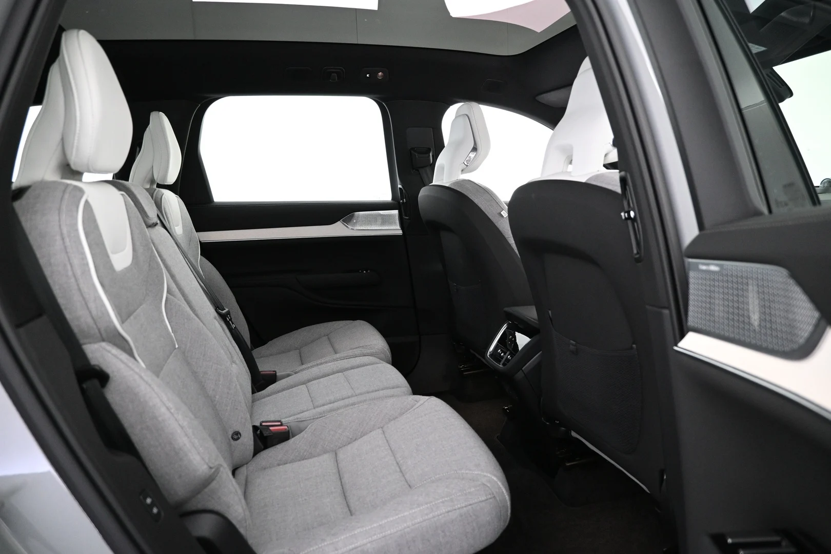 Car Image - 2r4XaPjOIcIx4Z4z29mrfY