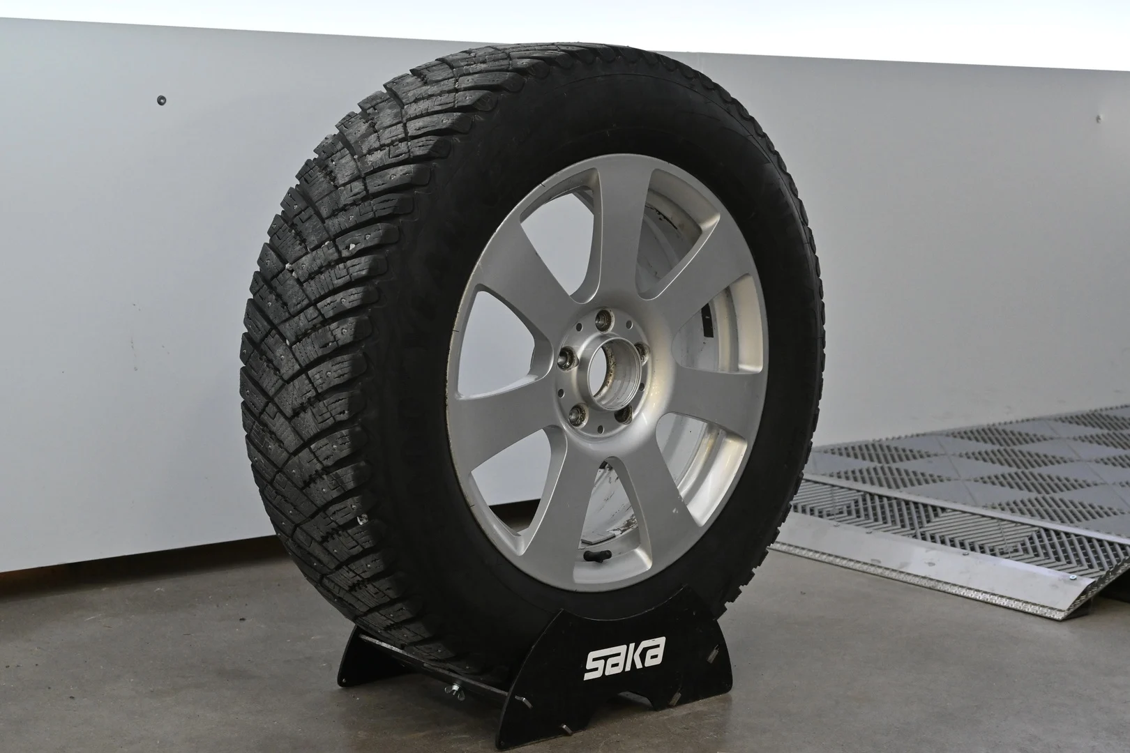 Car Image - 57h6W6lXnIx4qeVAPnLx1v