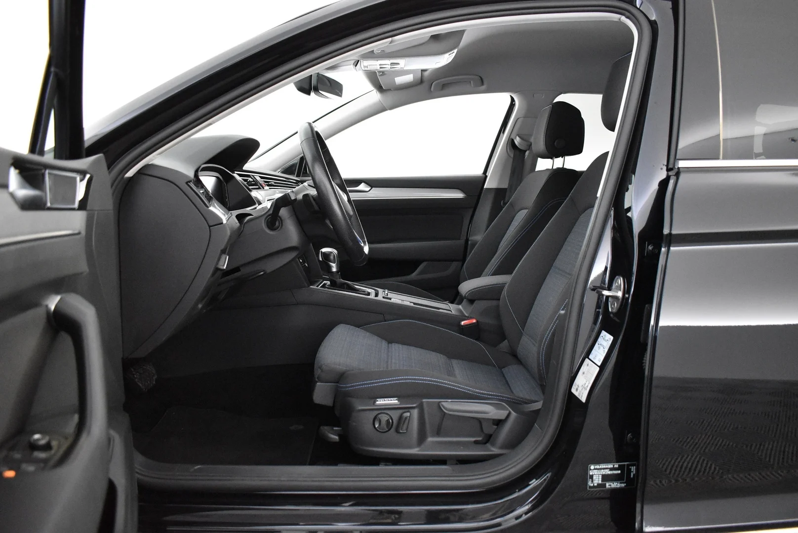 Car Image - h7KORTtLx9YNeS3VPbp54