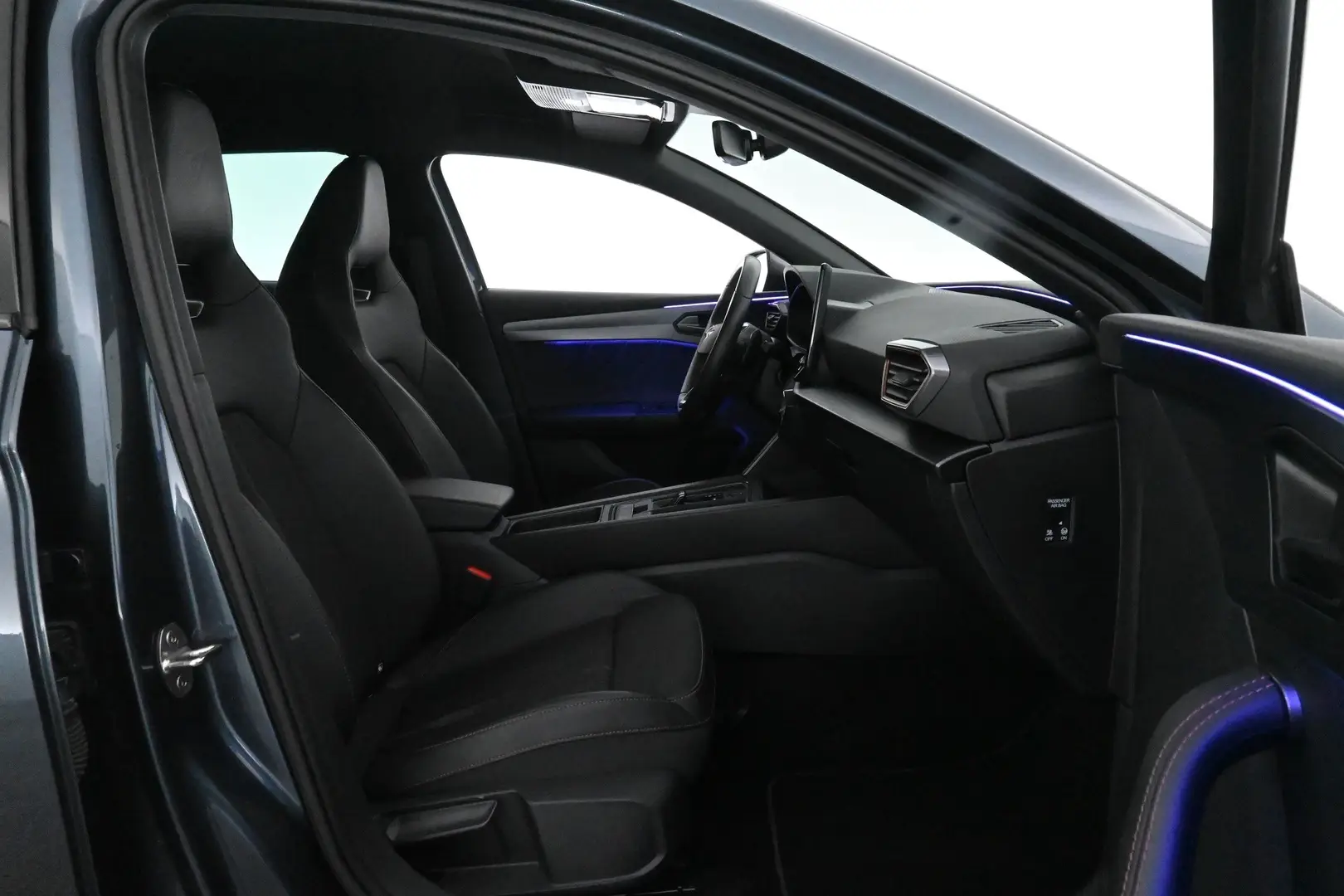 Car Image - 6OHqxYmkypy1IP598OEyLu