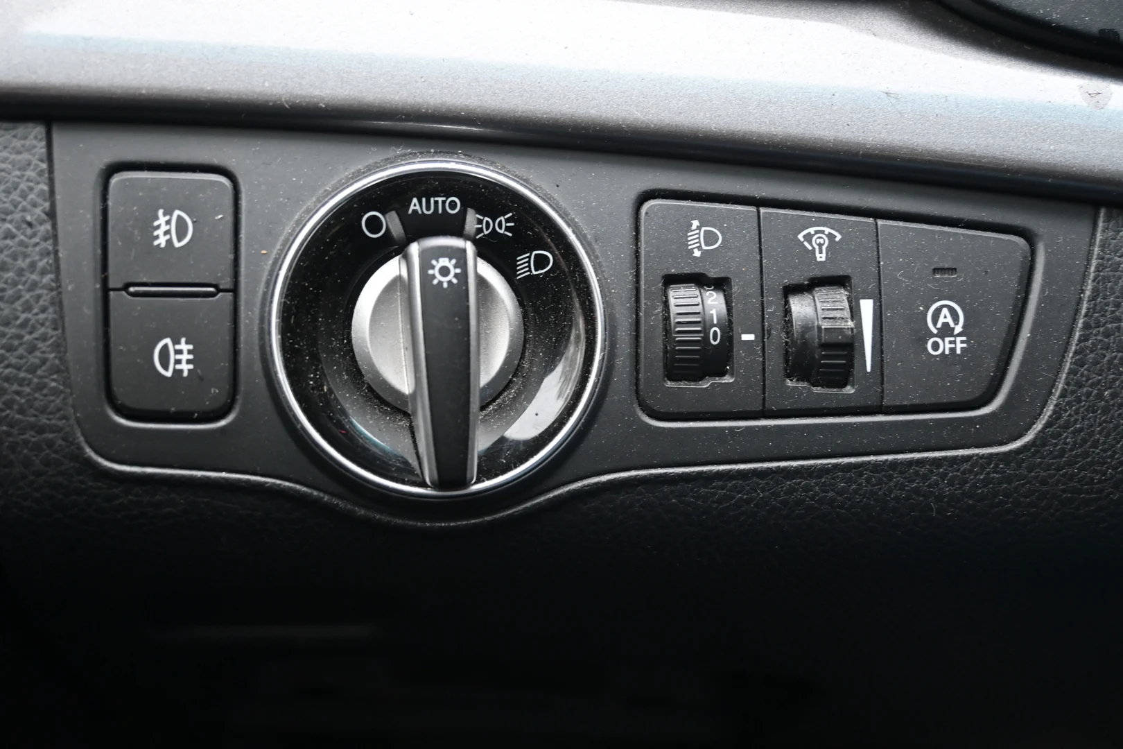 Car Image - 1v7aA6BbkAoSpo4JsX7wO3
