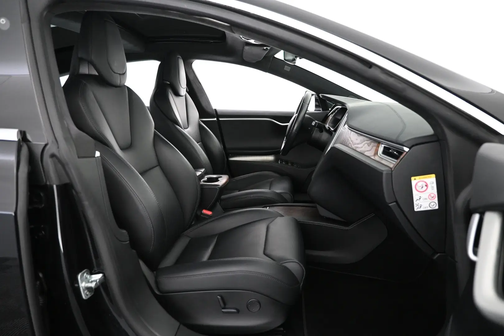 Car Image - 29f4RVg6wlP06ZmdjAbuqW