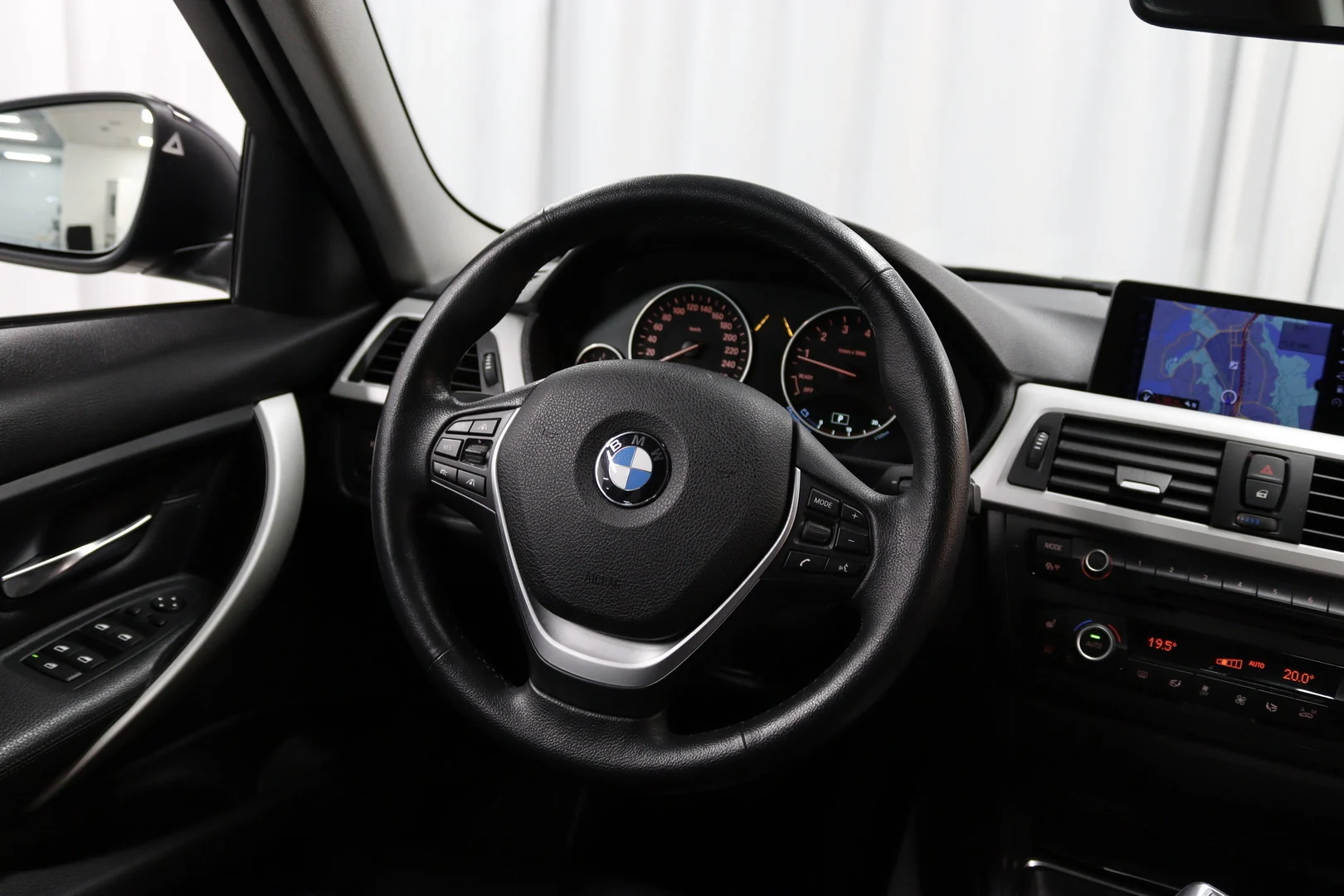 Car Image - Xvd42jxaVaFmPRf5fSVdh