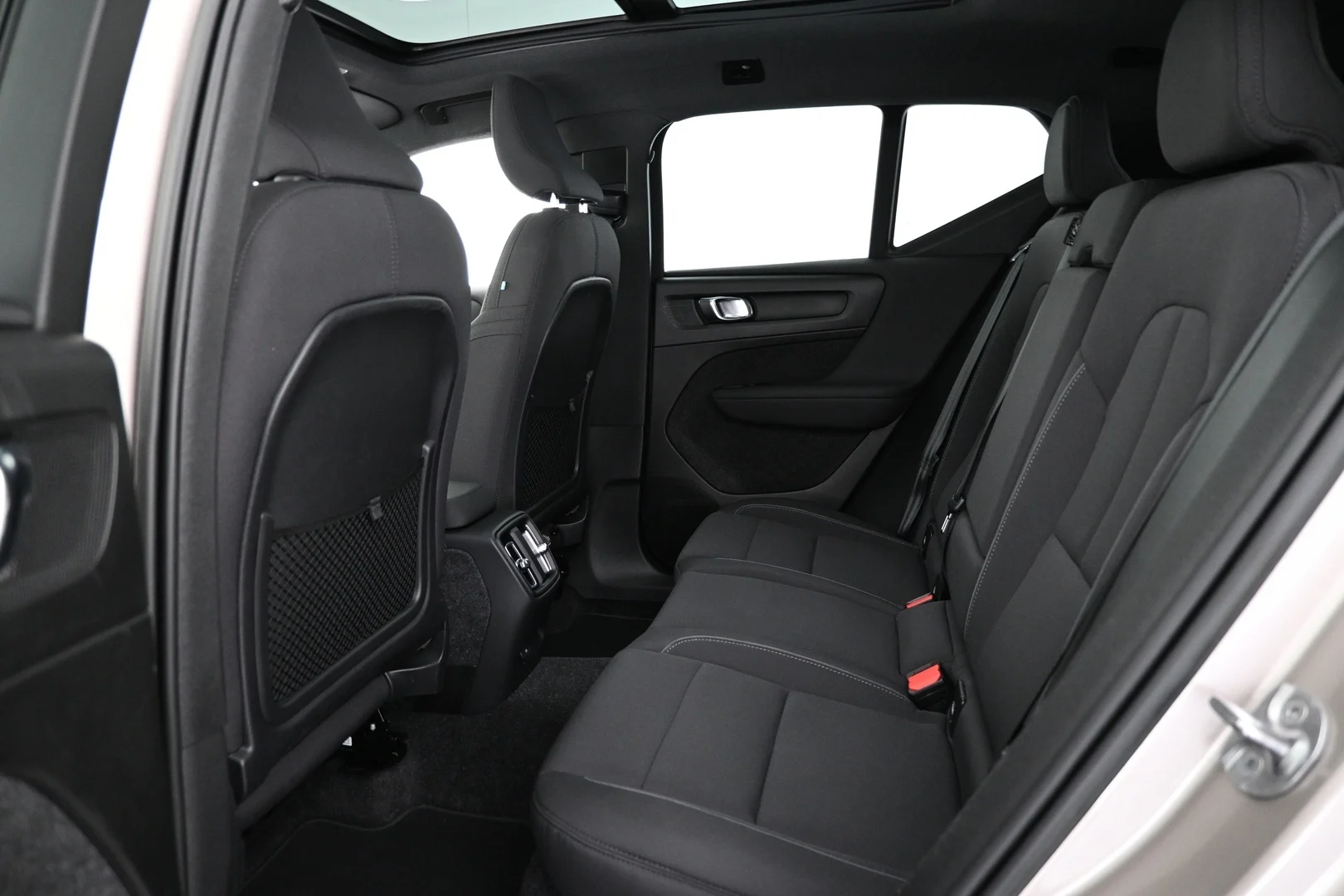 Car Image - 1EUUhR1AE5LXh9rfAp4aq6